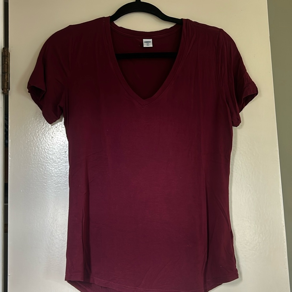 Old navy maroon v-neck size XS